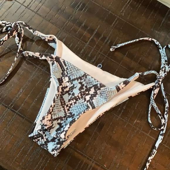 Bathing suit - Picture 2 of 4